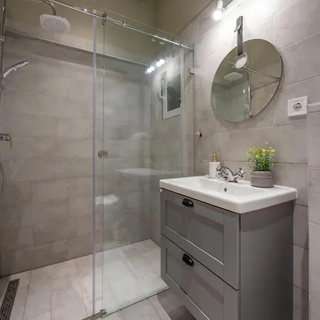 Charming Art Deco Style In The Heart Of Appartement *