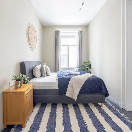 Charming Art Deco Style In The Heart Of
