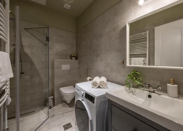 Charming Art Deco Style In The Heart Of Appartamento