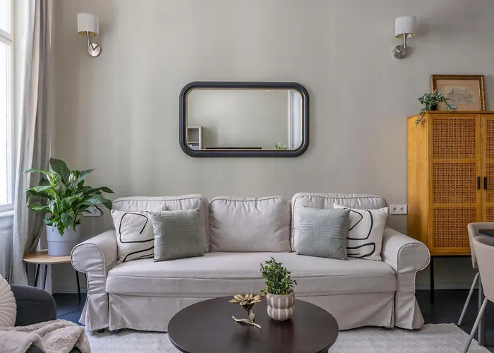 Charming Art Deco Style In The Heart Of *
