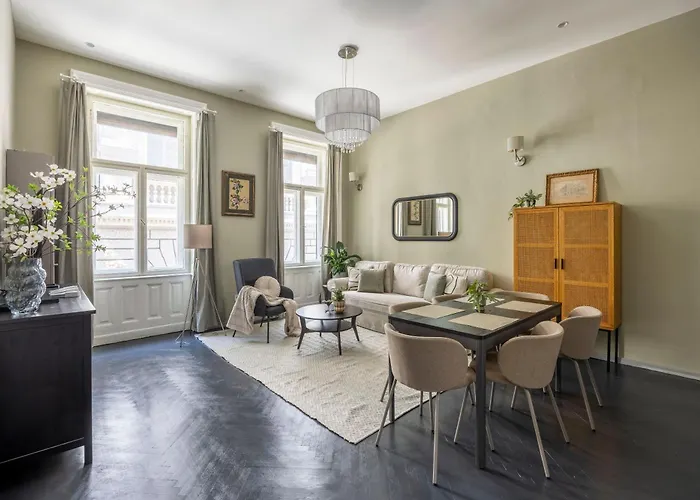 Charming Art Deco Style In The Heart Of Budapest