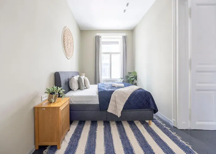 Charming Art Deco Style In The Heart Of