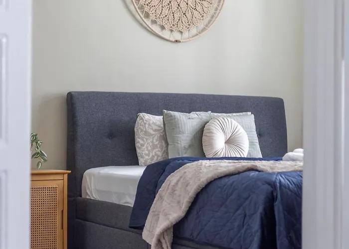 Charming Art Deco Style In The Heart Of