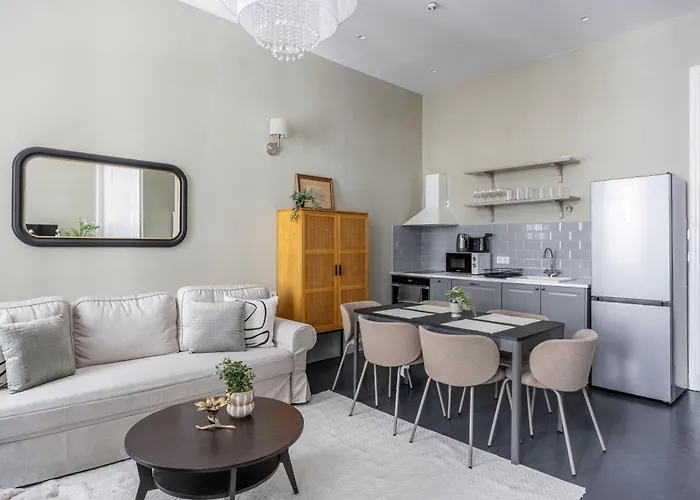 Charming Art Deco Style In The Heart Of Appartamento *